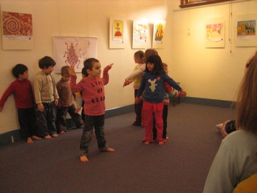 Children's distinctive dancing styles